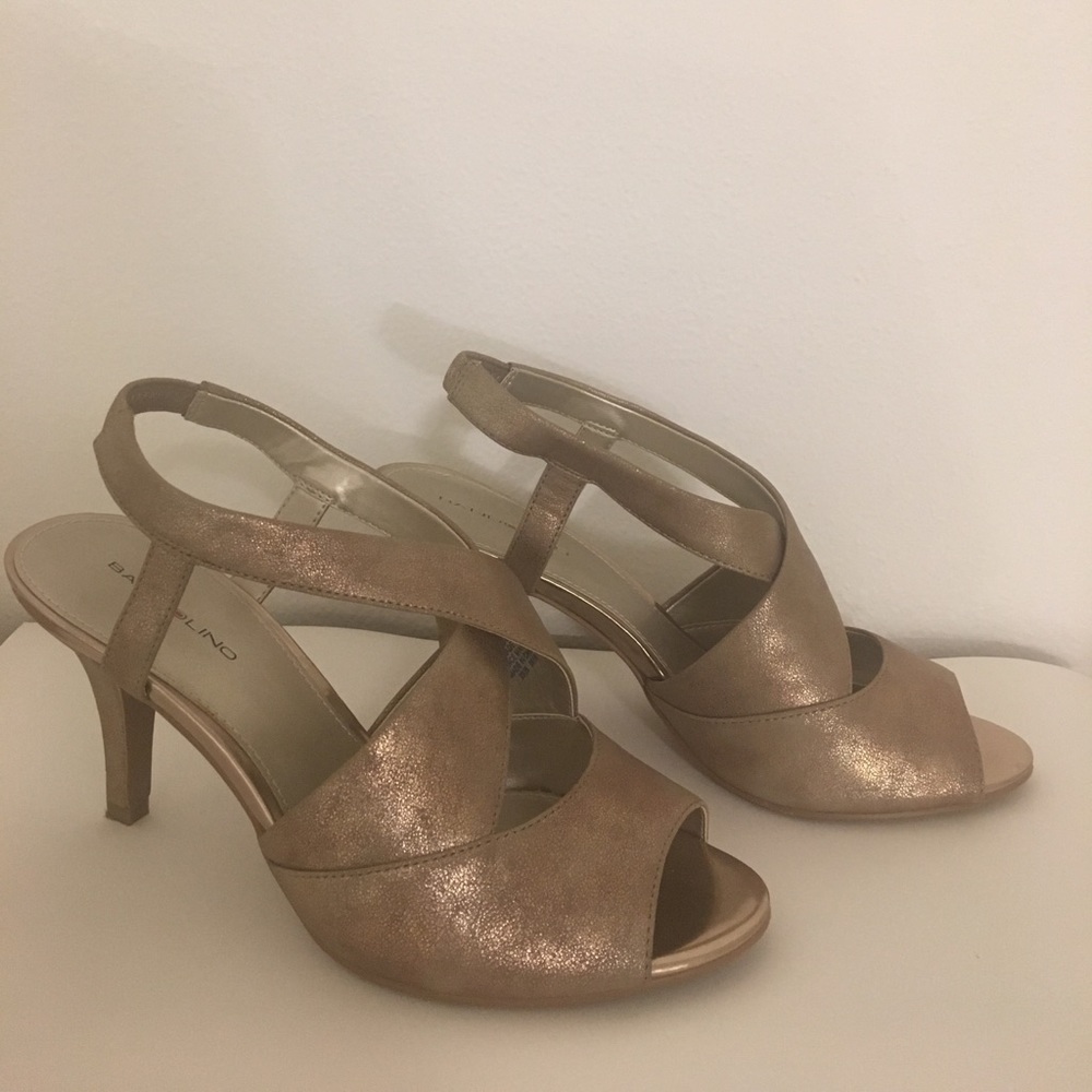 Bandolino gold heels